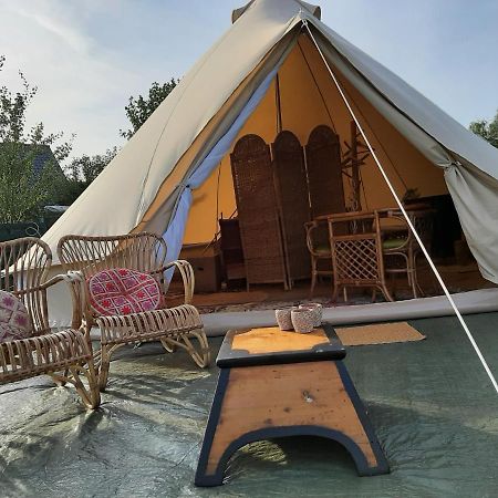 Glamping De Vrije Wind, Tentverhuur Houwerzijl Екстер'єр фото